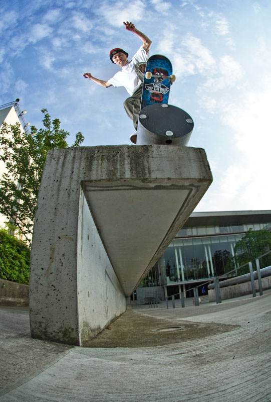 Shota Kikuchi  F/s ollie